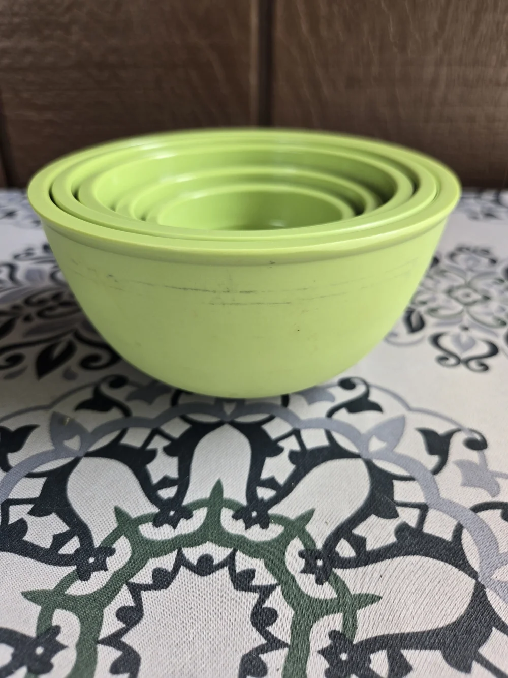 Set of 5 Melamine Nesting Lime Green Measuring Cups (10 Measures)